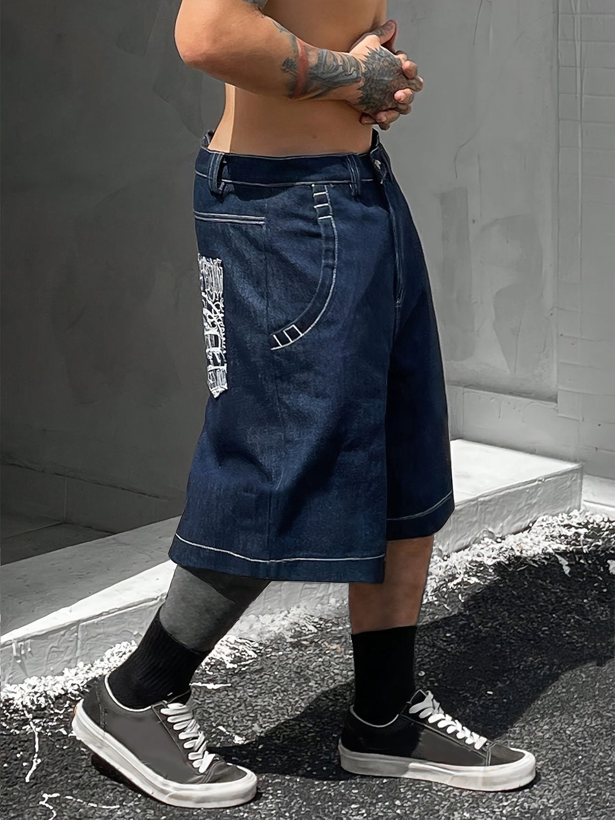 Relaxed Fit Bermuda Denim Shorts with Chic Floral Embroidery