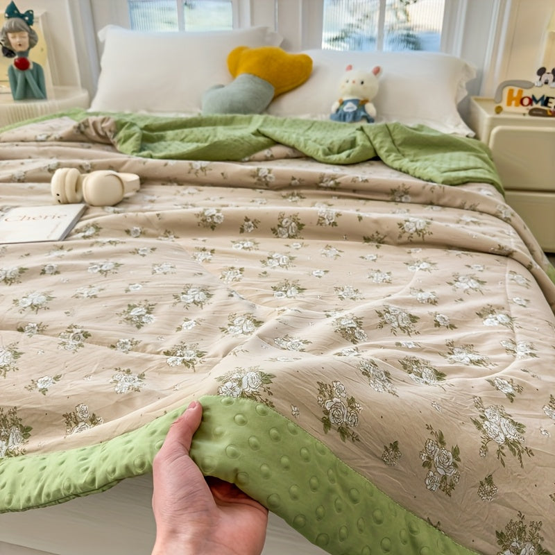Lightweight Floral Summer Quilt for Breathable Sleep Comfort