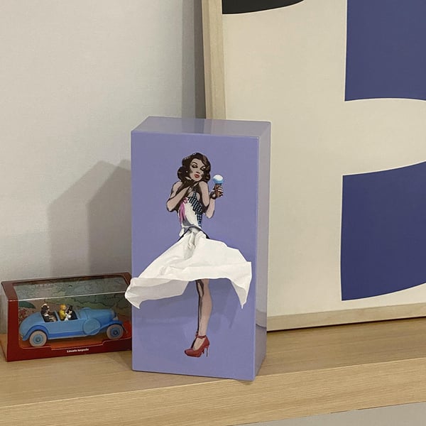 Floating Tissue Box