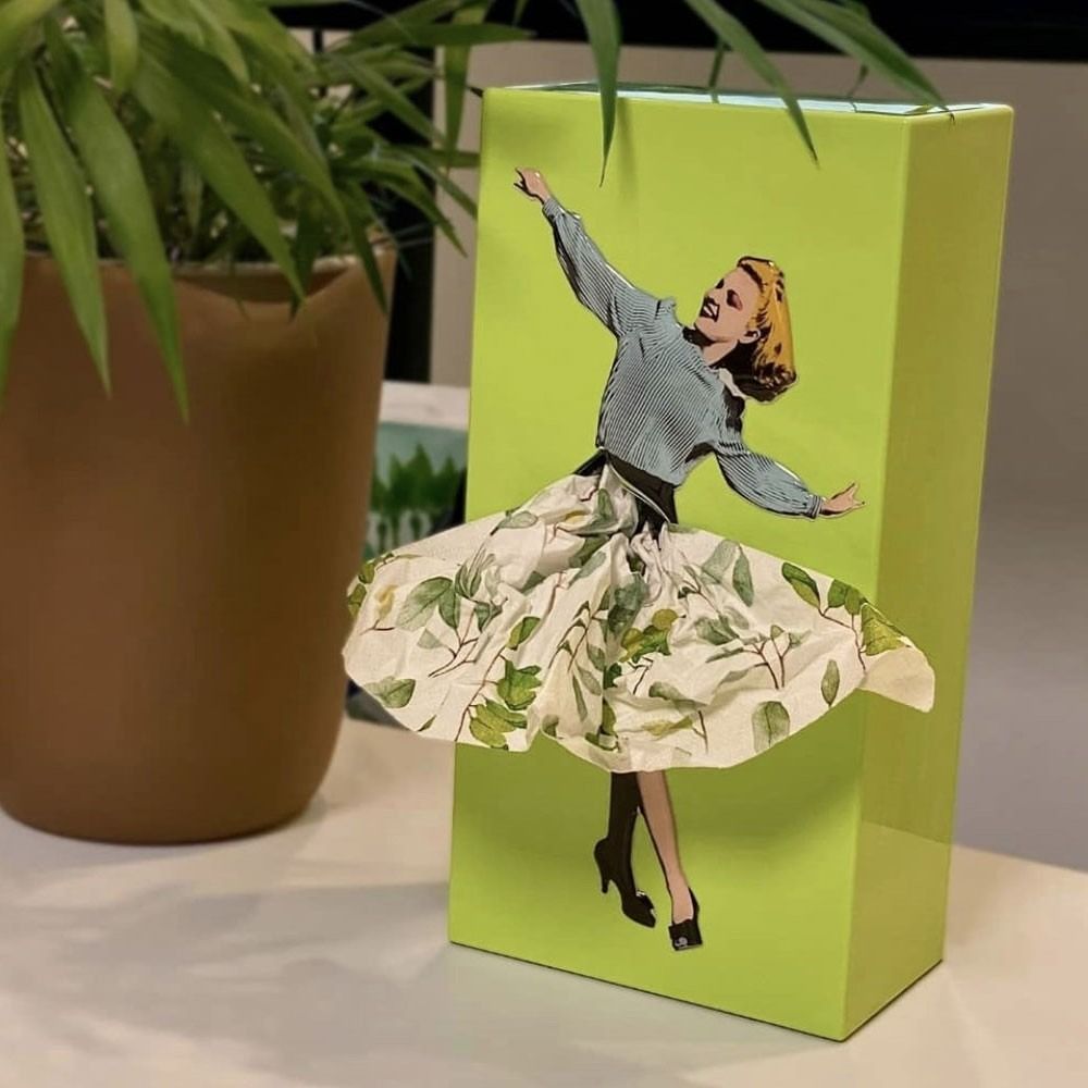 Floating Tissue Box