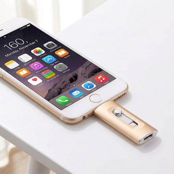 3-in-1 USB Flash Drive — Expanded Storage for Smartphones and Computers