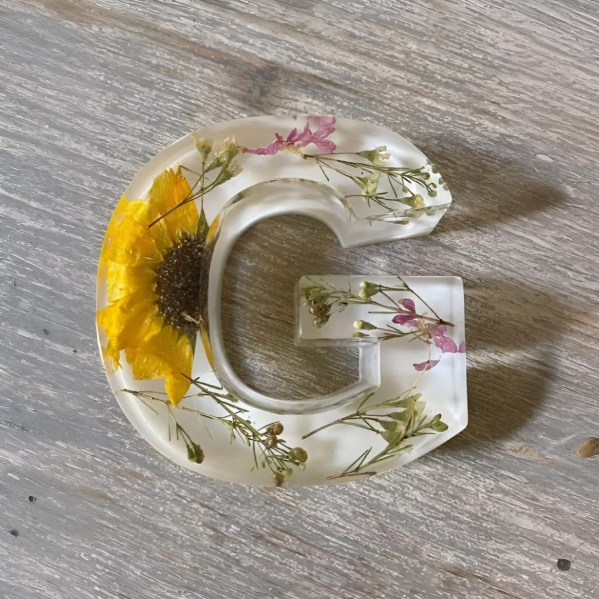 Floral Letter LED Table Lamp with Resin Design
