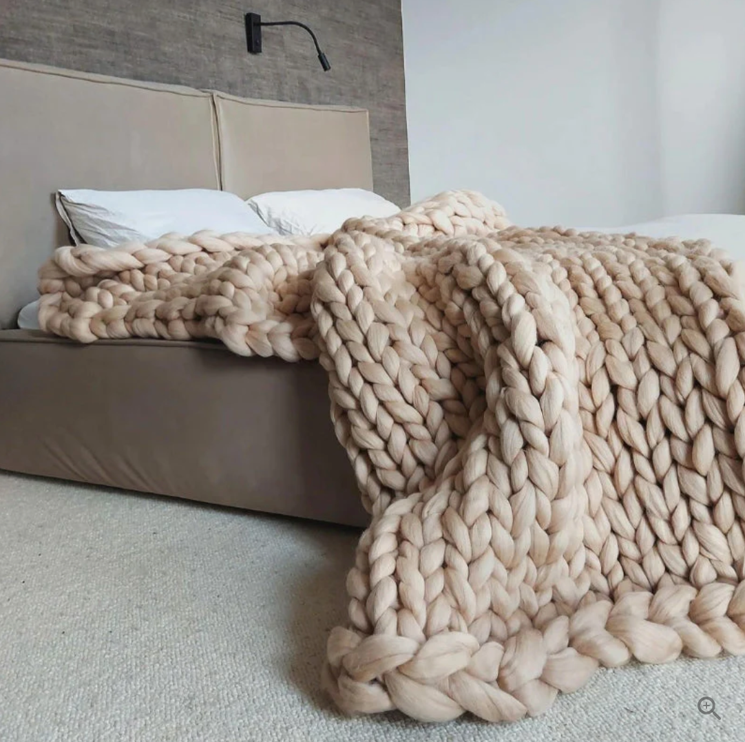 Premium Merino Wool Blanket – Cozy and Luxurious – Timeless Quality
