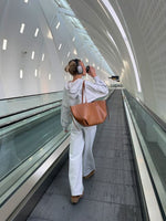 Chic Tote – Stylish Women's Handbag with Ample Storage