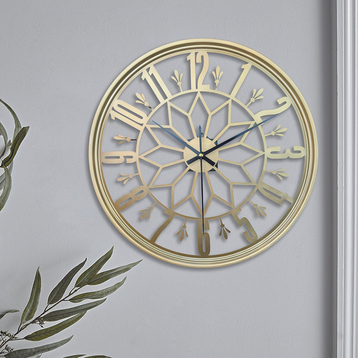 Silent Vintage Clock – Elegant Wall Accent