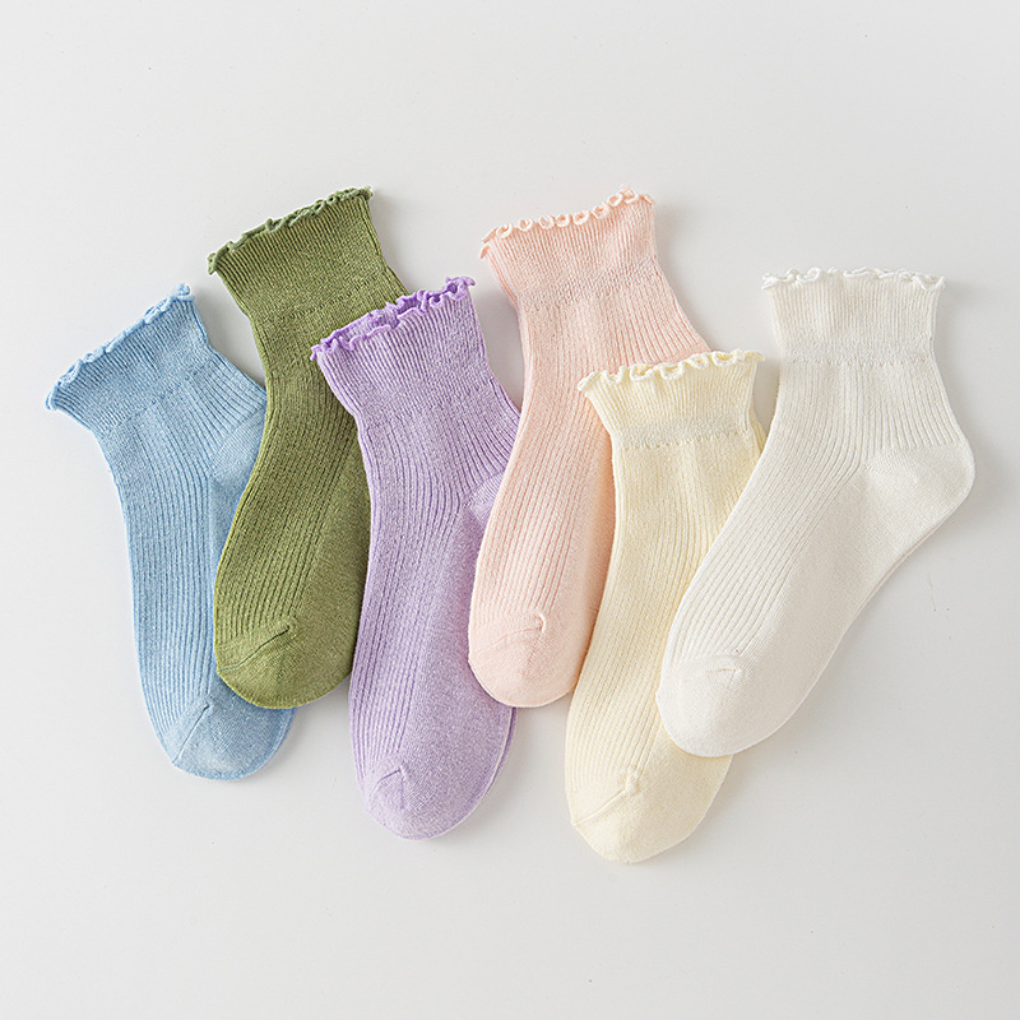 Women's Ruffled Trim Ankle Socks