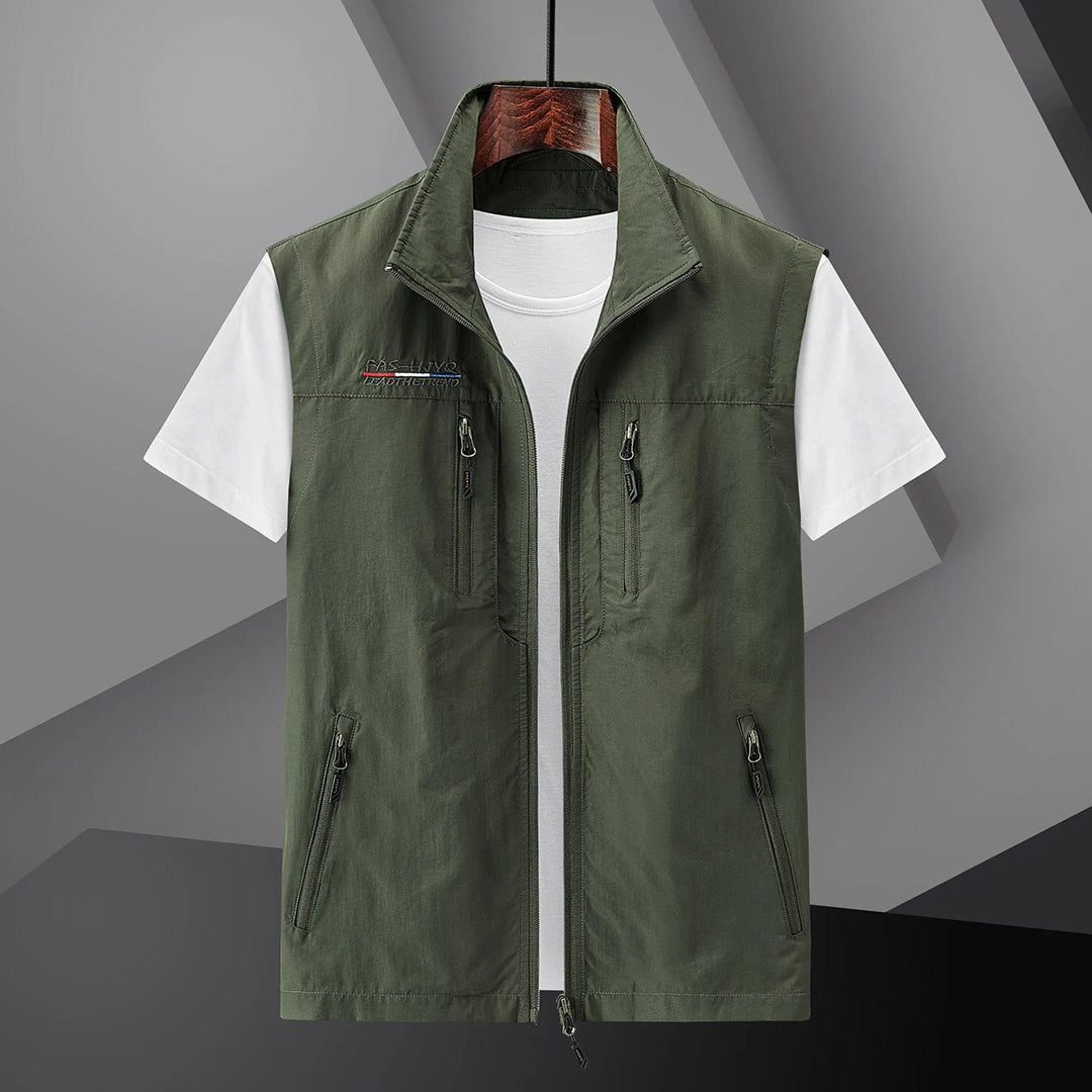 Men's Lightweight Outdoor Vest with Multiple Pockets