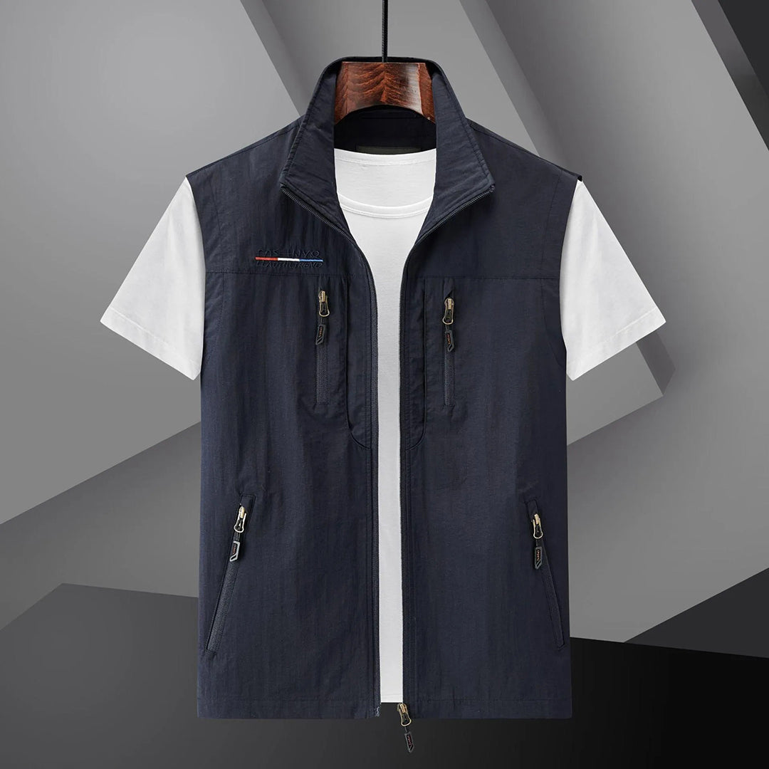 Men's Lightweight Outdoor Vest with Multiple Pockets