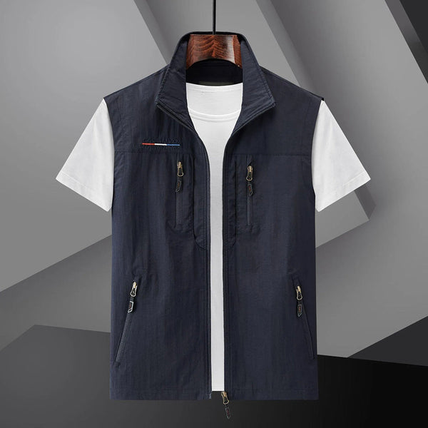 Men's Lightweight Outdoor Vest with Multiple Pockets